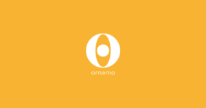 Ornamo -logo oranssilla pohjalla
